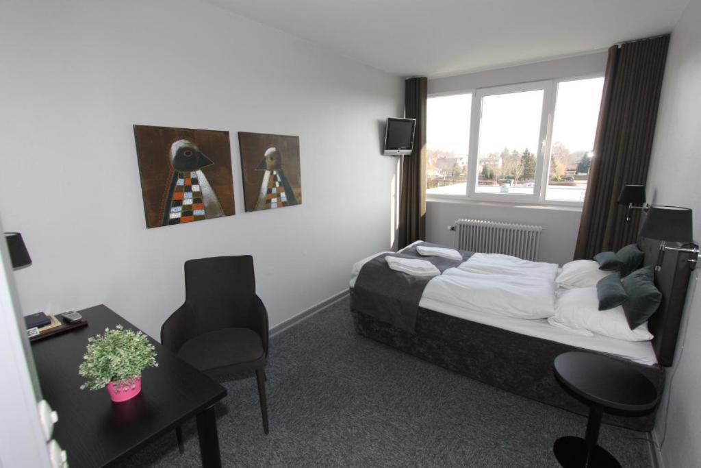 Banegaardshotellet Vojens Экстерьер фото
